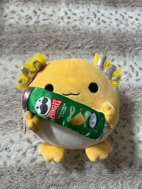 Snackles | Axolotl Plush Holding Pringles Can Series 2